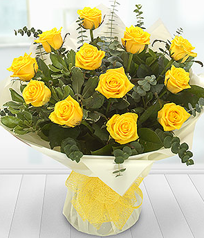 Dozen Yellow Rose Aquapack
