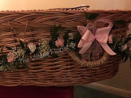 Spray Carnation Garland – Swagged With Bows - Image 2