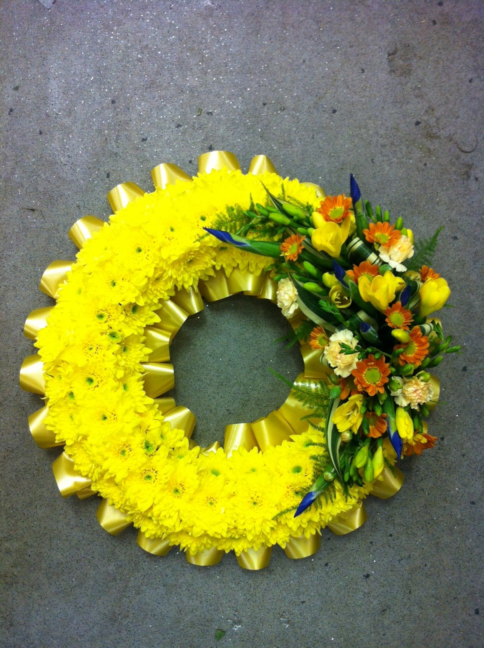 Based Yellow Wreath - WRE4