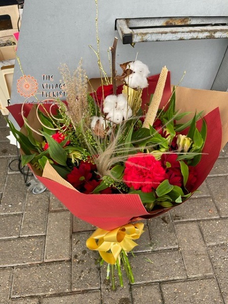 Berry Festive Handtied